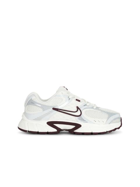 Nike V5 RNR Sneaker