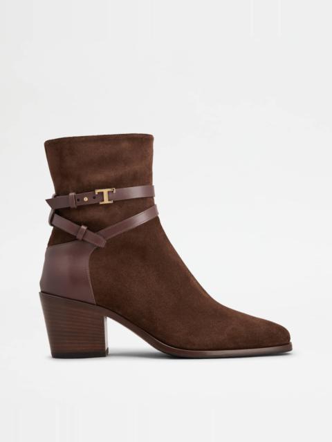 Tod's ANKLE BOOTS IN SUEDE - BROWN