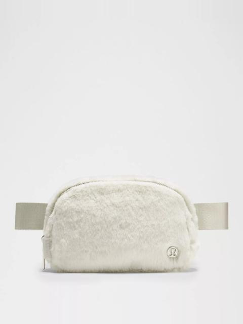 lululemon Everywhere Belt Bag *Plush Fleece
