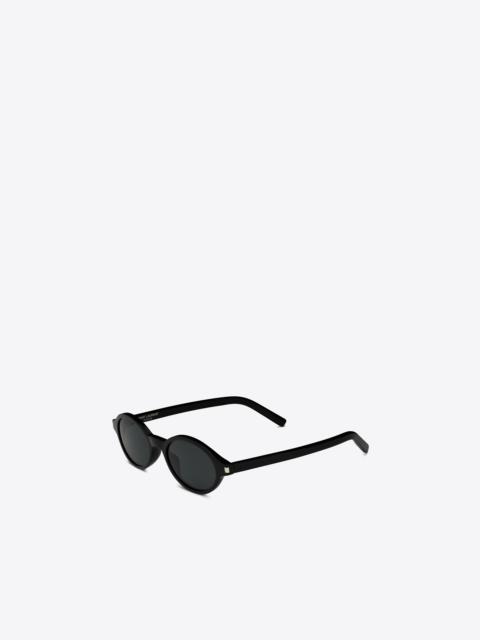 cat-eye tinted sunglasses