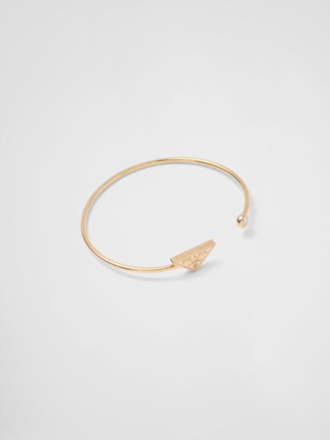 Eternal Gold bangle bracelet in yellow gold with diamond