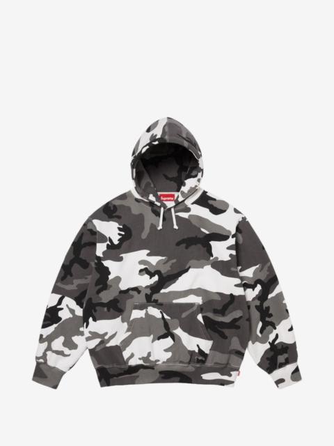 Supreme logo-appliqué camouflage-pattern hoodie