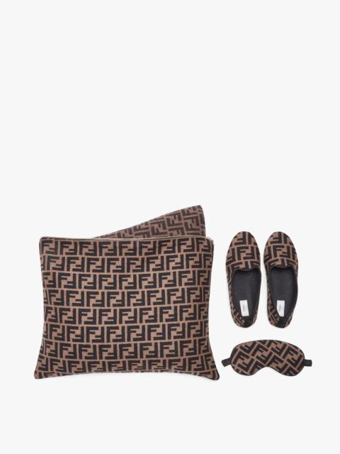 FENDI Brown cashmere travel set