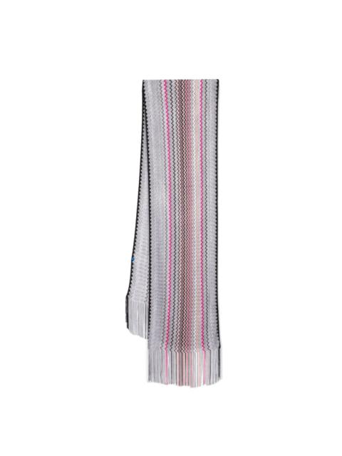 zigzag-woven scarf