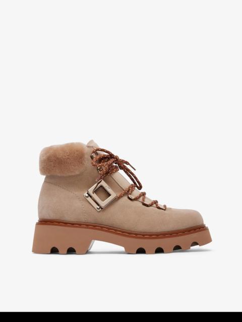 Roger Vivier Viv Rangers shearling beige boots