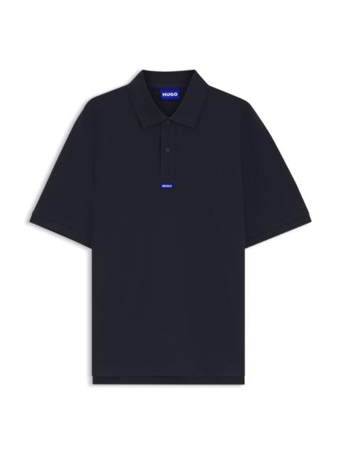 HUGO COTTON-PIQUÉ POLO SHIRT WITH BLUE LOGO BADGE