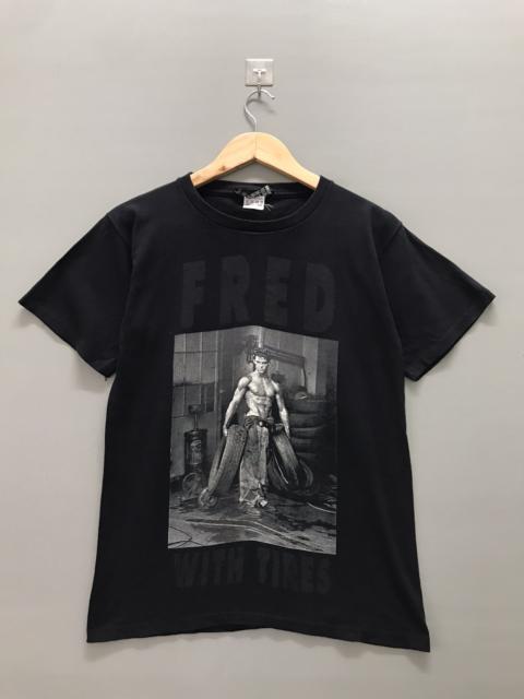 90s HERB RITTS FRED WITH TIRES Tシャツ Vintage Herb Ritts photography shirt! “Fred with tires