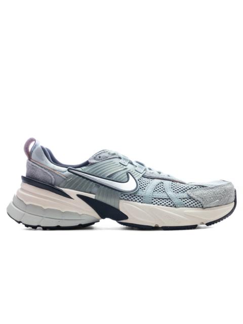 Nike WOMEN'S V2K RUN - LIGHT PUMICE/CHROME/LIGHT OREWOOD BROWN/BLACK
