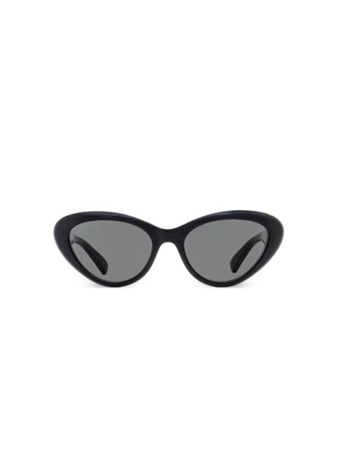GUCCI cat-eye frame sunglasses