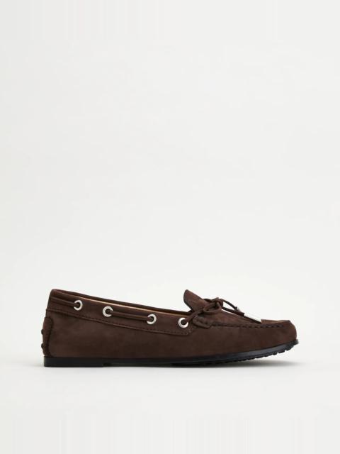 CITY GOMMINO DRIVING SHOES IN NUBUCK - BROWN