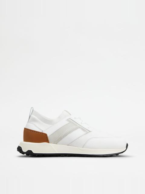 SNEAKERS IN LEATHER AND TECHNICAL FABRIC - WHITE