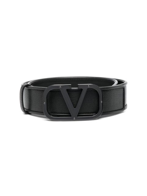 VLogo Type buckled belt