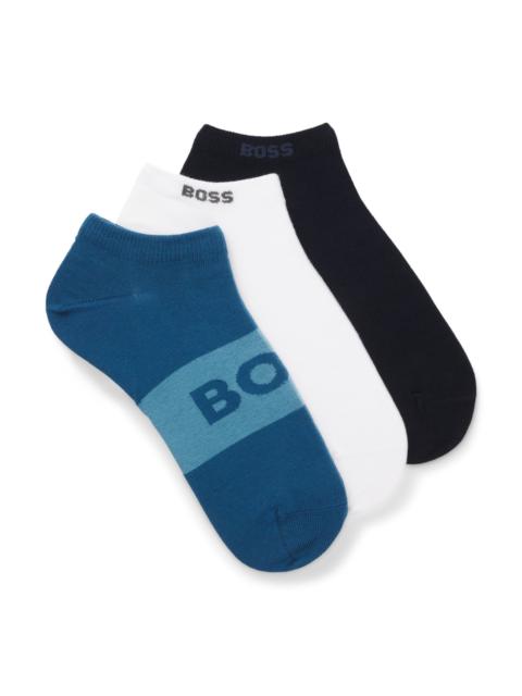 BOSS THREE-PACK OF COTTON-BLEND SOCKS IN AN ANKLE LENGTH