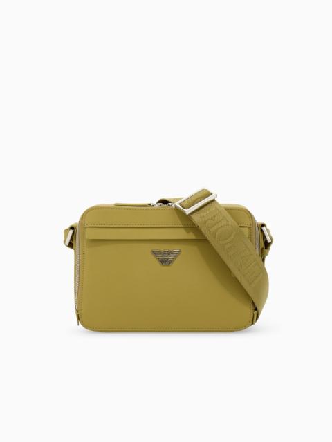 EMPORIO ARMANI TEXTURED CROSSBODY BAG WITH A FRONT POCKET AND A METAL LOGO