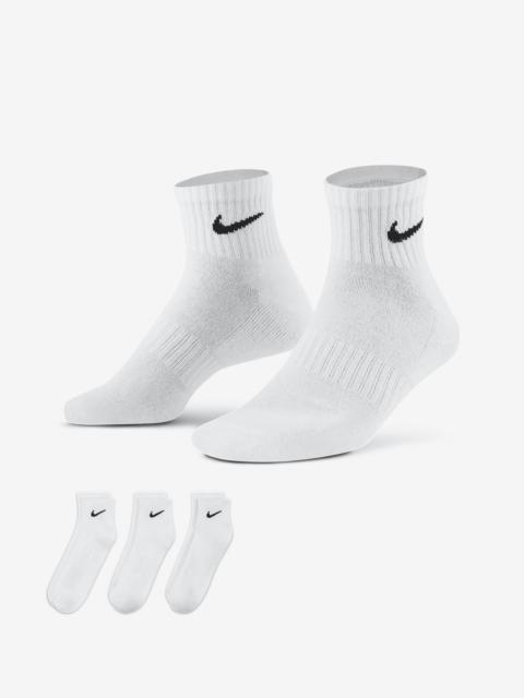 Nike Nike Everyday Cushioned Training Ankle Socks (3 Pairs)