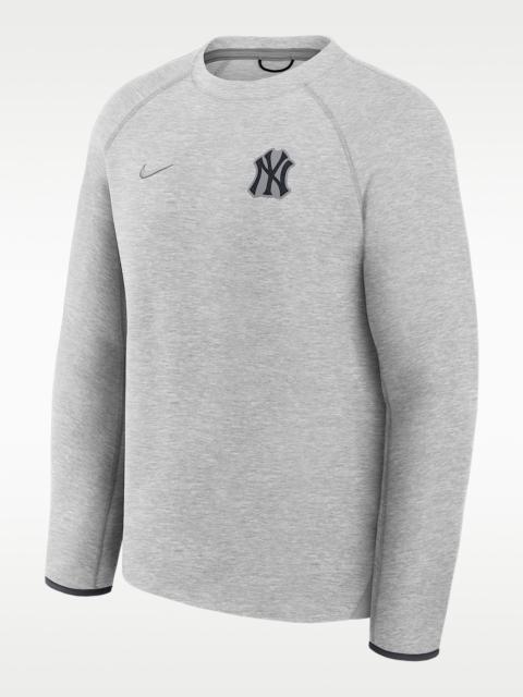 Nike New York Yankees Tech Fleece Men's Nike MLB Pullover Crew