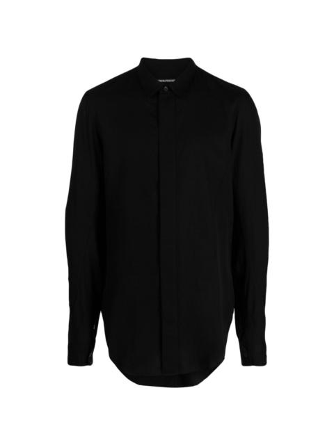 classic-collar concealed-fastening shirt
