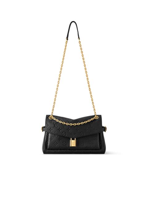★海外限定★【送料無料】Louis Vuitton Sac Anytime Flap Bag Louis Vuitton Anytime Flap Bag | REVERSIBLE