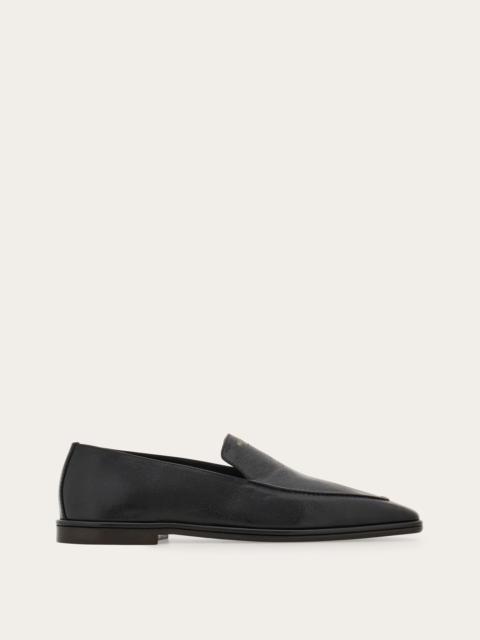 FERRAGAMO Loafer
