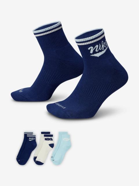 Nike Nike Everyday Plus Ankle Socks (3 Pairs)