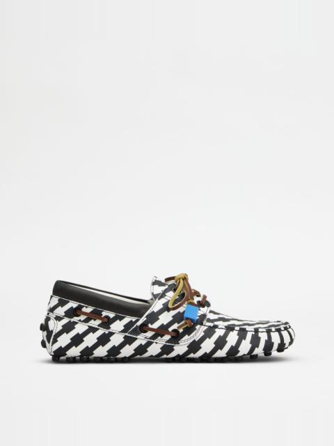 Tod's BOAT GOMMINO LOAFERS IN LEATHER - WHITE, BLACK