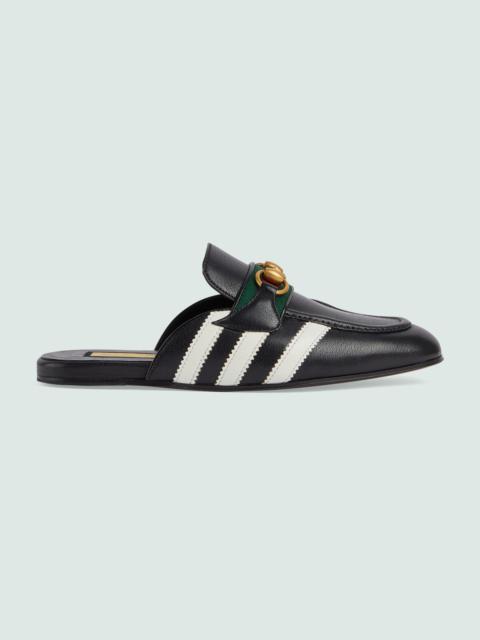 フラットシューズ Horsebit x Adidas Leather Slipper in Black GUCCI Horsebit x Adidas Leather Slipper in Black