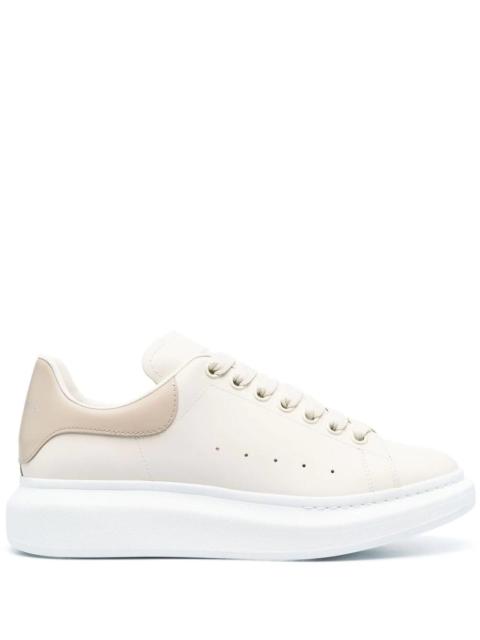 Alexander McQueen ALEXANDER MCQUEEN Panelled Oversized Sneakers Vanilla/Pale Beige