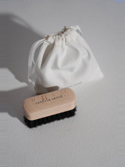 Janessa Leoné Hat Brush