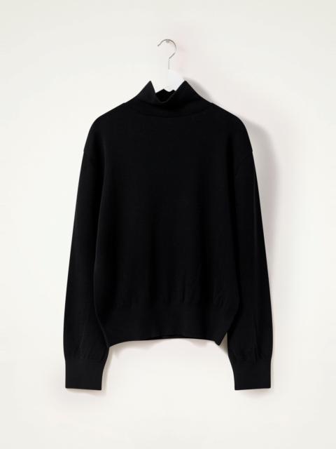 SEAMLESS TURTLENECK SWEATER