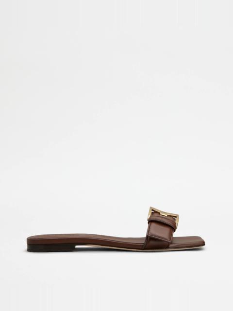 Tod's SANDALS IN NAPPA LEATHER - BROWN