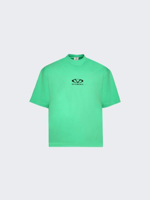 VETEMENTS Oval Logo Cropped Tee Neon Green
