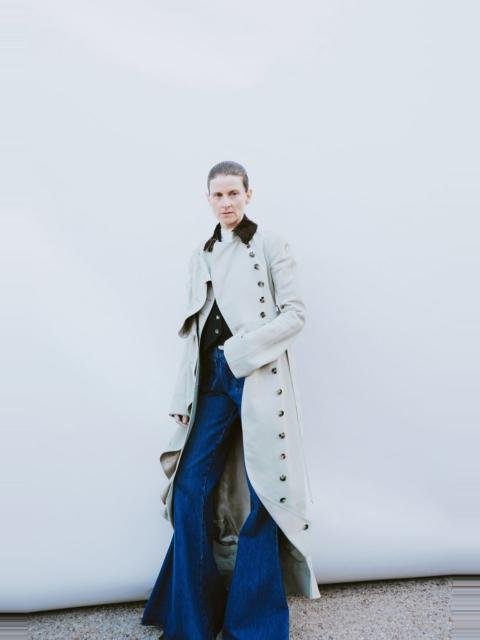 A.W.A.K.E. MODE BIB-FRONT STRUCTURED TRENCH COAT LIGHT KHAKI