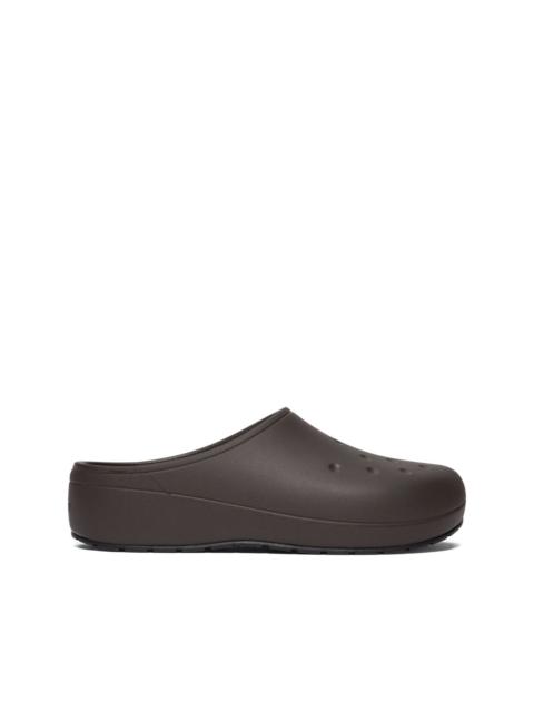 crocs Classic Quiet "Espresso" clog