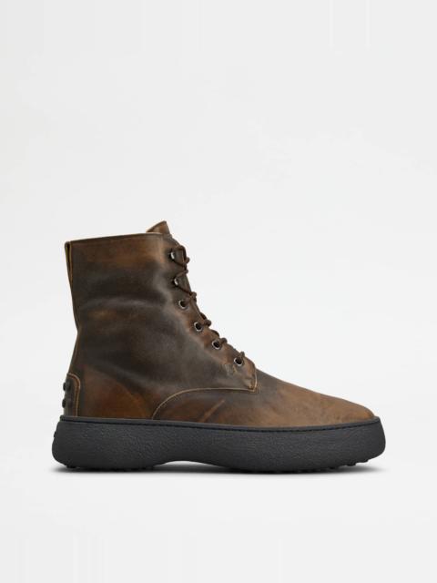 Tod's TOD'S W. G. LACE-UP ANKLE BOOTS IN LEATHER - BROWN