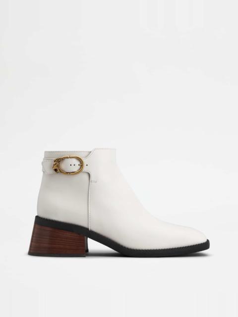 Tod's TOD'S ANKLE BOOTS IN LEATHER - WHITE