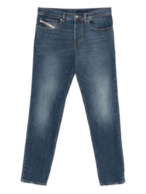 Diesel D-FINITIVE logo-plaque denim jeans