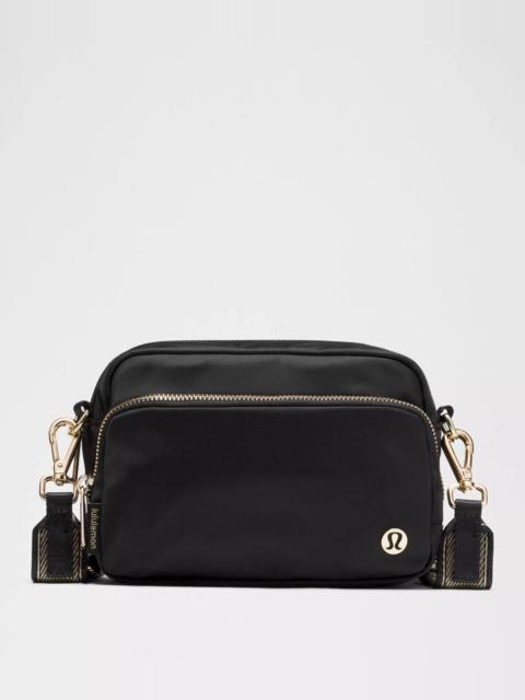 lululemon Everywhere Crossbody Bag 2L *L Monogram Metallic