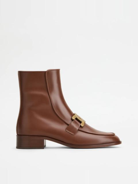 Tod's ANKLE BOOTS IN LEATHER - BROWN