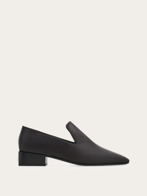 FERRAGAMO Square tip loafer