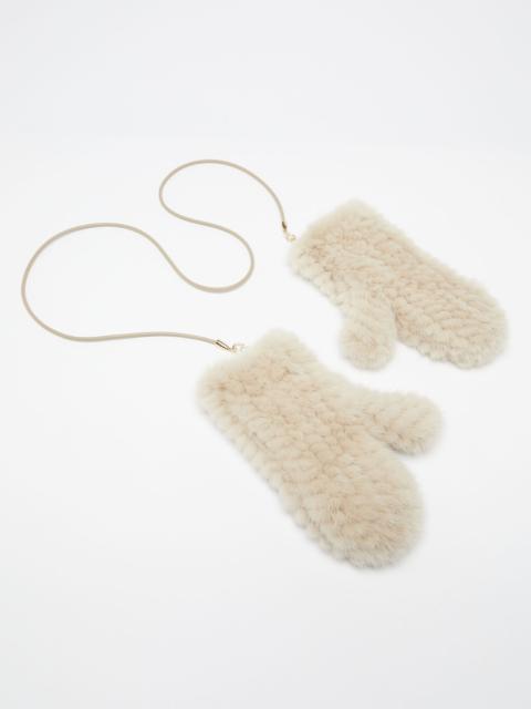 Max Mara Mink mittens