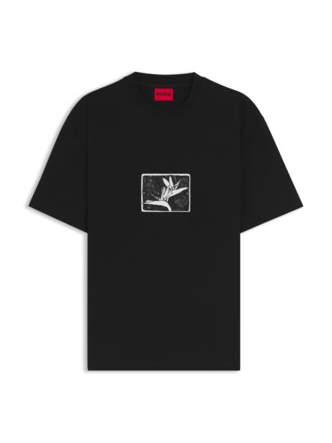 HUGO RELAXED-FIT T-SHIRT IN COTTON WITH ARTWORK AND LOGO