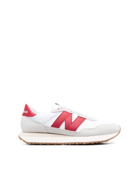 New Balance logo-patch lace-up sneakers