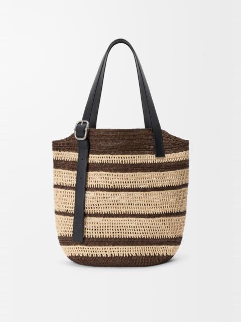 Loop basket in raffia