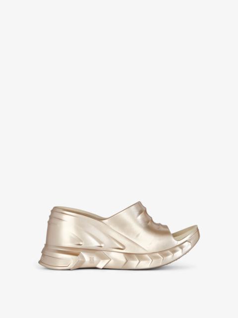 MARSHMALLOW WEDGE SANDALS IN LAMINATED RUBBER