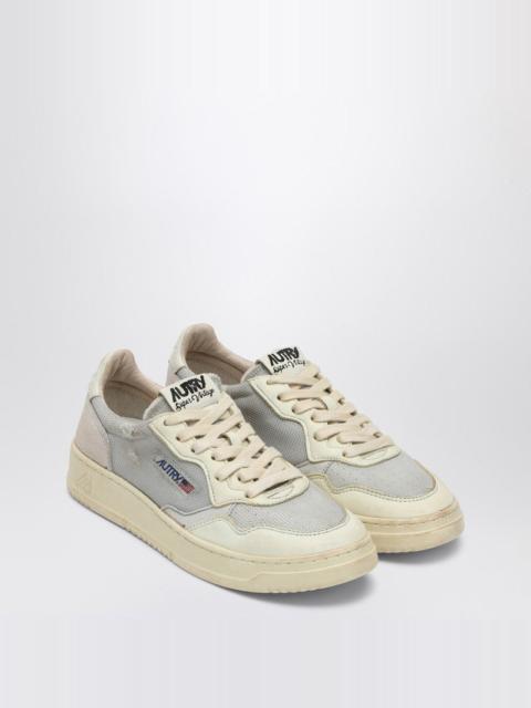 AUTRY SNEAKER MEDALIST LOW SUPER VINTAGE IN GRAY/WHITE LEATHER AND MESH