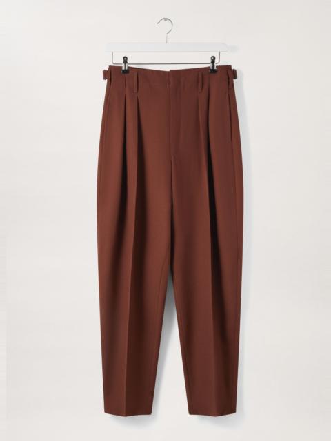 Lemaire PLEATED TAPERED PANTS
WOOL GABARDINE