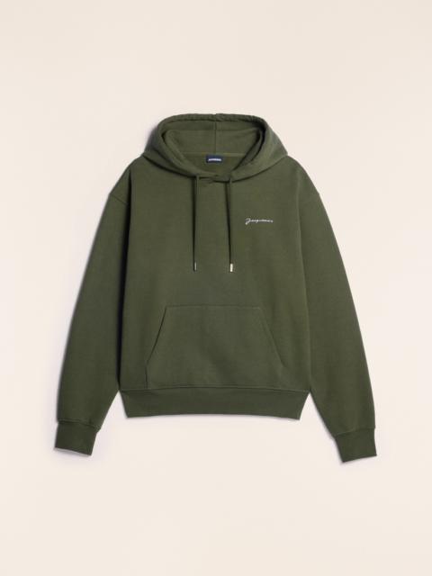 Le sweatshirt brodé