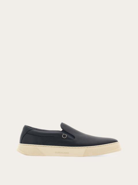 関税負担なし☆Salvatore Ferragamo RIKIS フリップ スリッパ Amazon.com | Salvatore Ferragamo Peter Mens Black Leather