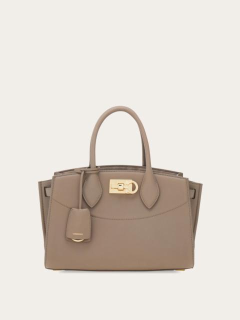 FERRAGAMO New Ferragamo Studio Soft bag (M)