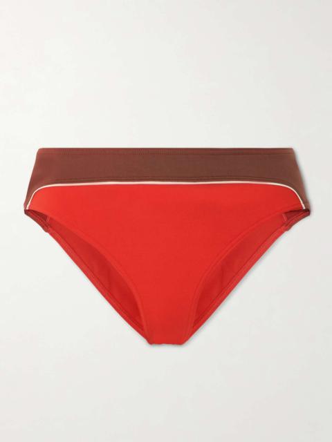Match color-block bikini briefs